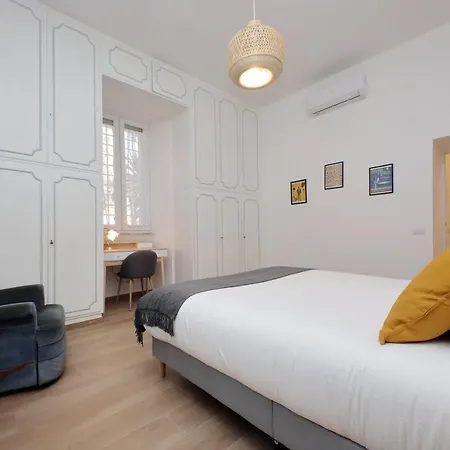 Ych-brand New Vatican Flat With Terrace شقة