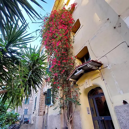 Ych-brand New Vatican Flat With Terrace شقة