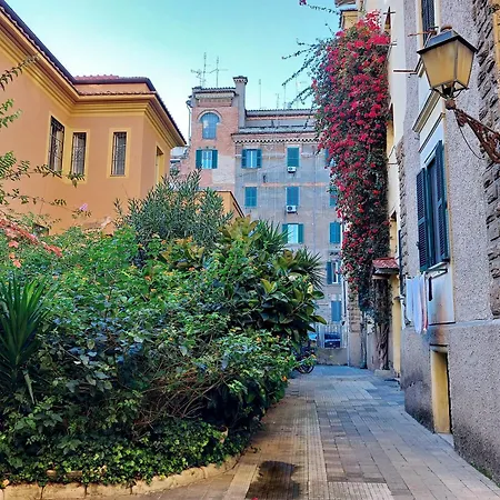 Ych-brand New Vatican Flat With Terrace شقة *